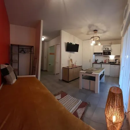 Du Chamois Roux, Dans De Tourisme 3 Etoiles 卢德