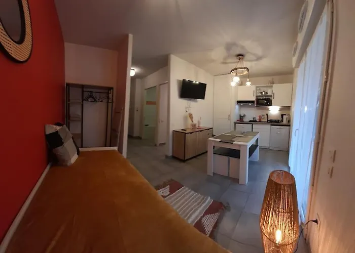 Du Chamois Roux, Dans De Tourisme 3 Etoiles 卢德